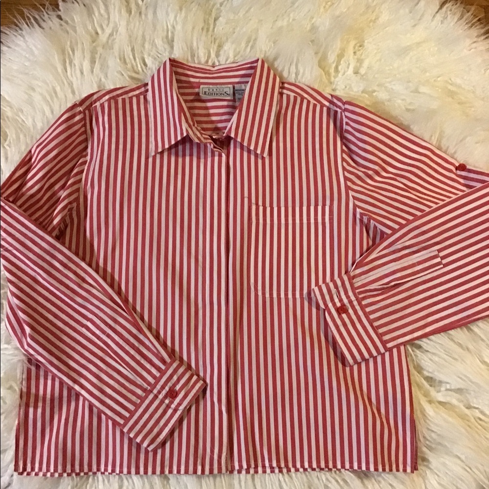 Women’s size medium long sleeve button down blouse